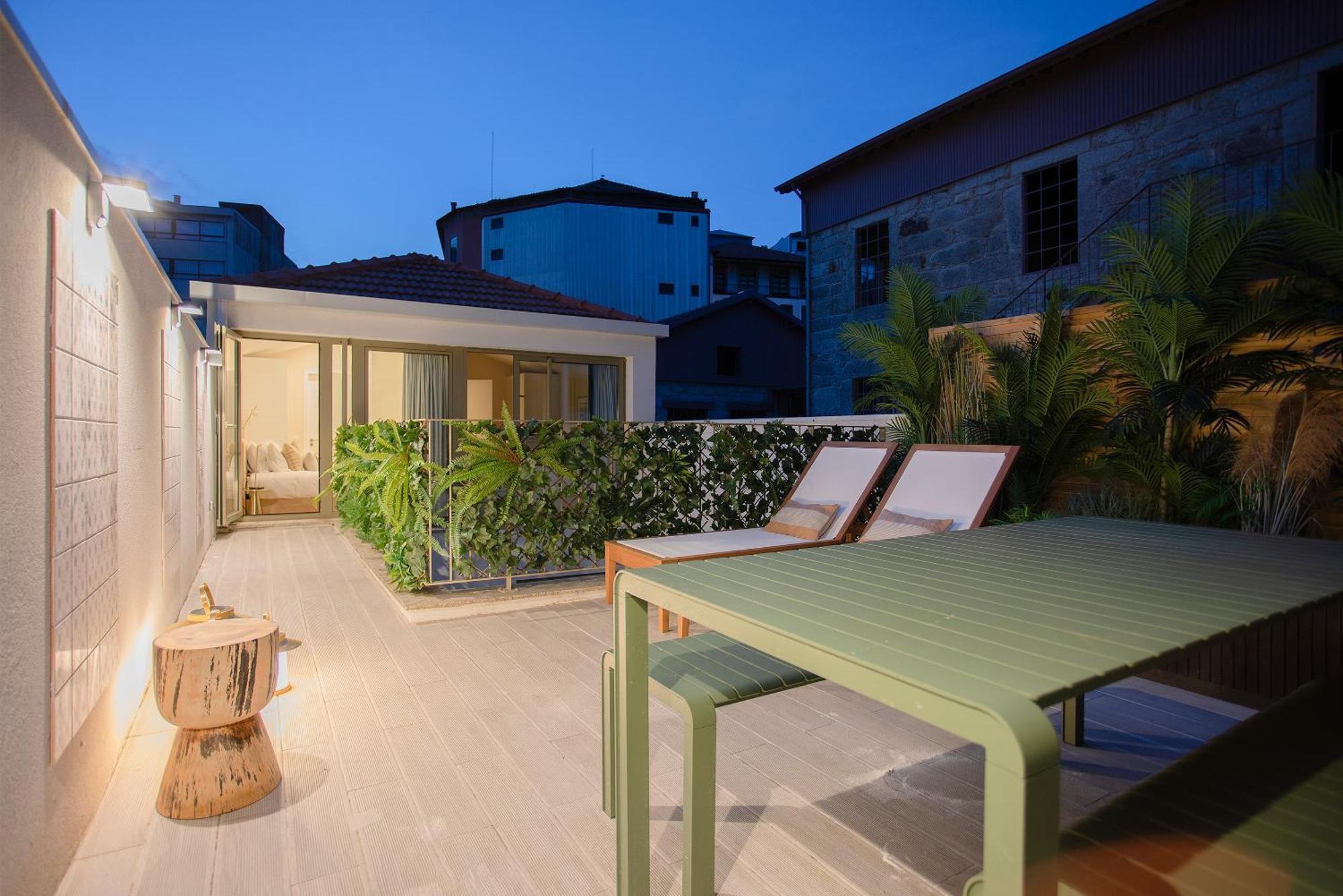 Liiiving In Porto - Soho Urban Retreat Apartment ภายนอก รูปภาพ