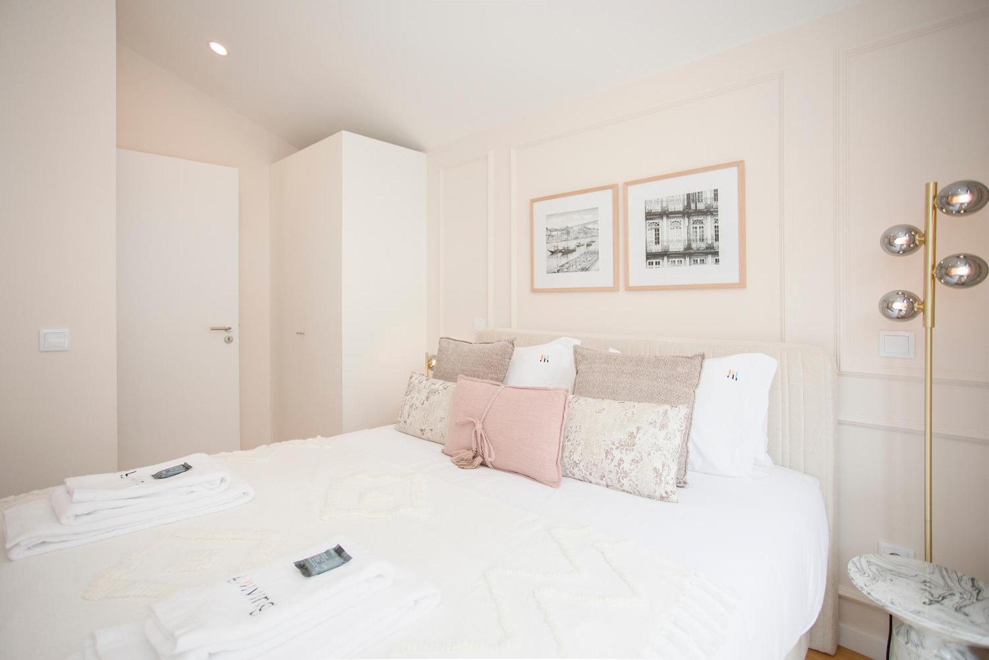 Liiiving In Porto - Soho Urban Retreat Apartment ภายนอก รูปภาพ