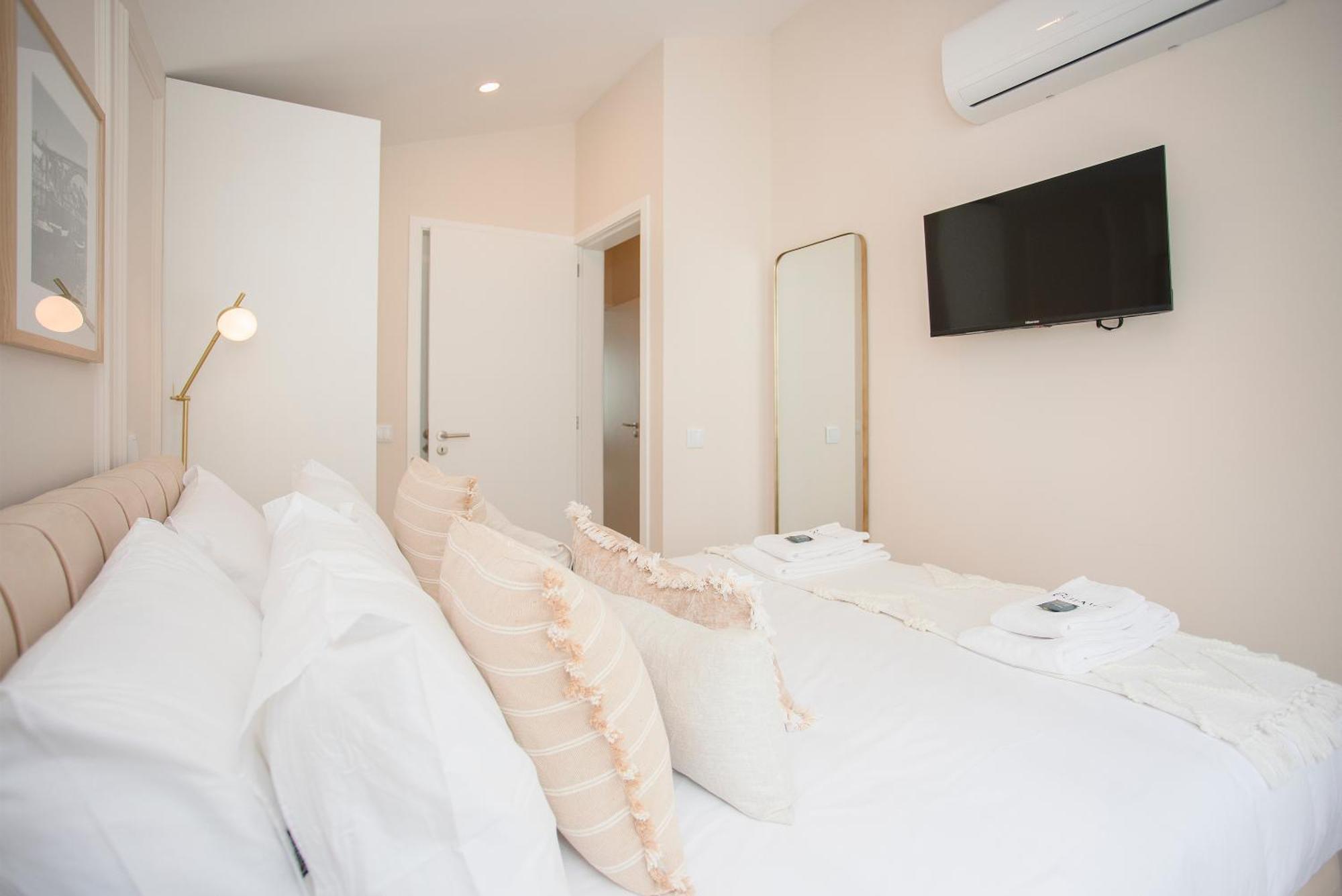 Liiiving In Porto - Soho Urban Retreat Apartment ภายนอก รูปภาพ